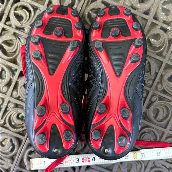 Lotto Storm Boys Black and Red Soccer Cleats. Size 1. Like New! - Picture 5 of 6